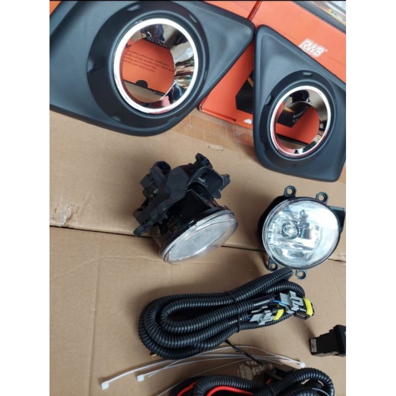 FOGLAMP LAMPU KABUT HILUX REVO 2015-2018