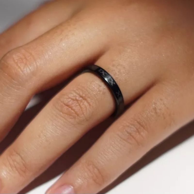 4s Grosir Solo || CINCIN TITANIUM HITAM ROMAWI 3mm ANTI KARAT&amp;LUNTUR