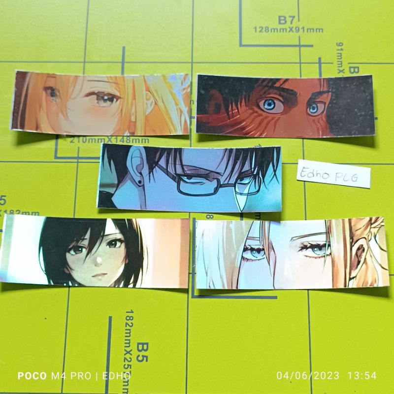 

stiker hologram anime attack on Titan / stiker hologram levi, mikasa / stiker anime hologram, snk, aot