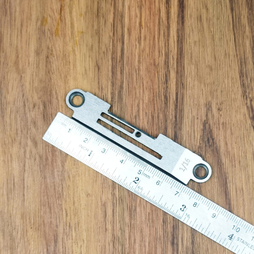 Piringan Needle Plate Plat Mesin Cutter Sidecutter DLM Brother B777