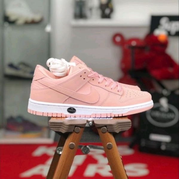 Nike Dunk Low PRM &quot;Pink Oxford&quot;