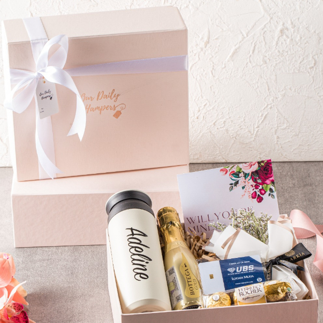 

Hampers Valentine gift/ Hampers lamaran/ kado cewek/kado pacar/kado anniversary/hampers couple