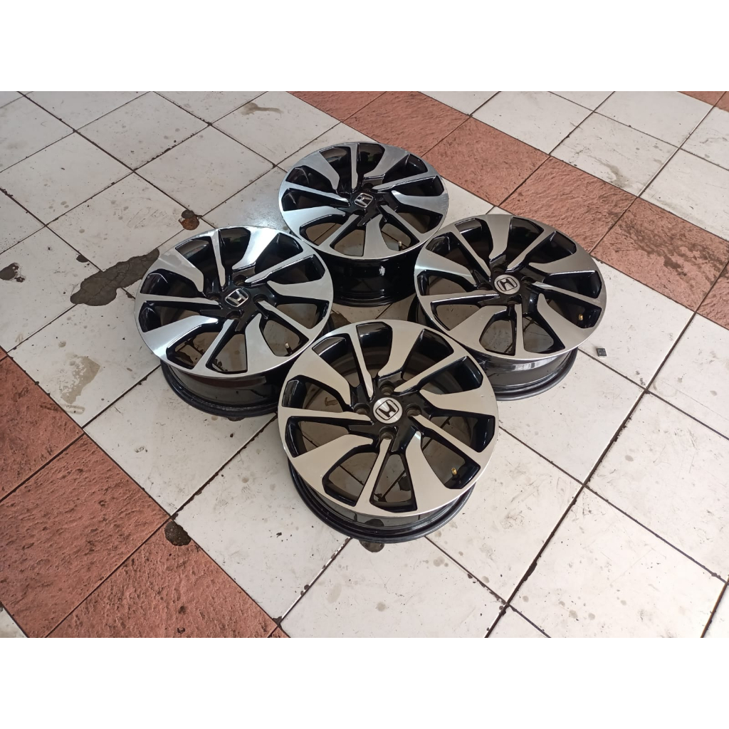 VELG SECOND REP BRIO RS RING 15X6 OFFSET 40 HOLE 4X100 U/ BRIO,AGYA,SIRION