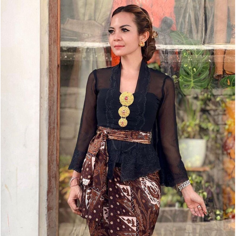 KAIN KEBAYA SUTRA CREPE BORDIR HITAM DAN HITAM GOLD