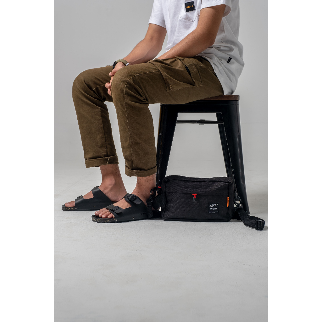 ANT X MNDY - BUNDLING - Sandal Slop Kulit Casual Unisex Big Size - Yuno Hitam x ant302 hitam