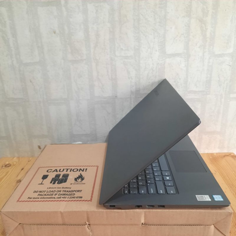 Laptop Lenovo V130-14|KB Cor i3-7020 Gen 7th Ram 8GB HDD 1TB HD Graphic 620 Bezel slim Layar 14 inch Windows 10