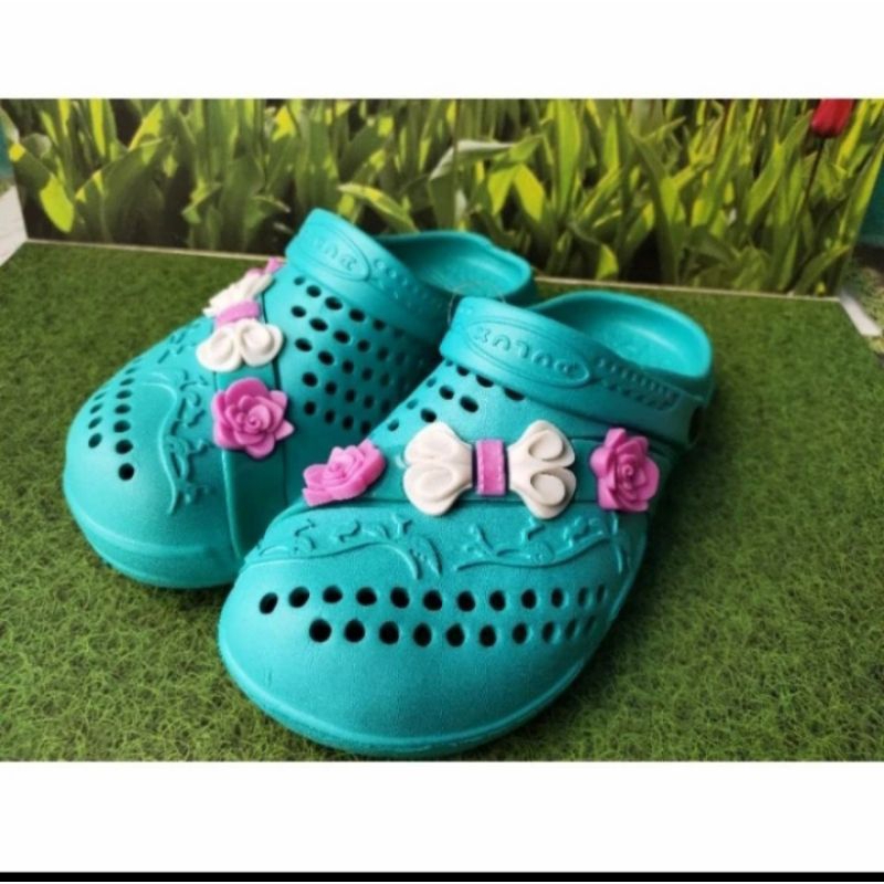 Sandal Baim Anak Perempuan Motif Rose Karet Lentur Ringan