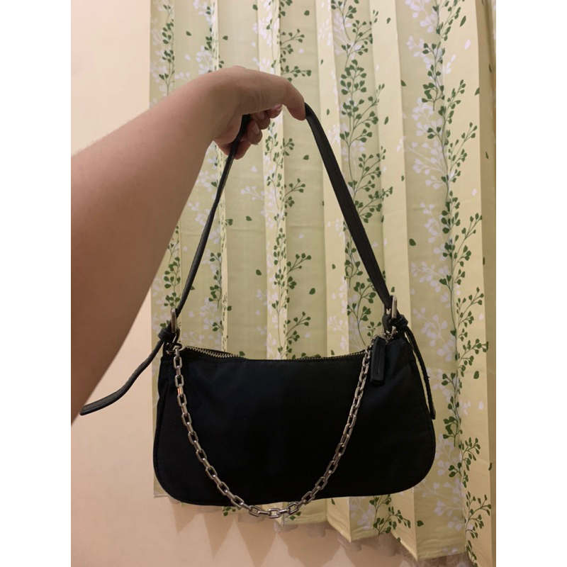 Mango Shoulder Bag Chain Like new Preloved  Stradivarius Zara Charles Tas ketek Tas slempang branded
