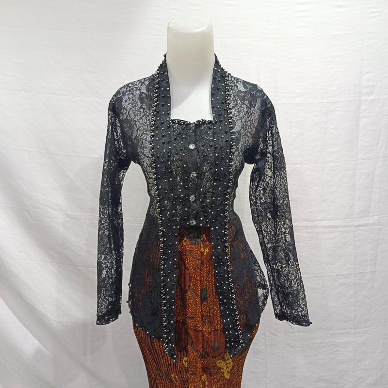 kebaya broklat wisuda Kutubaru