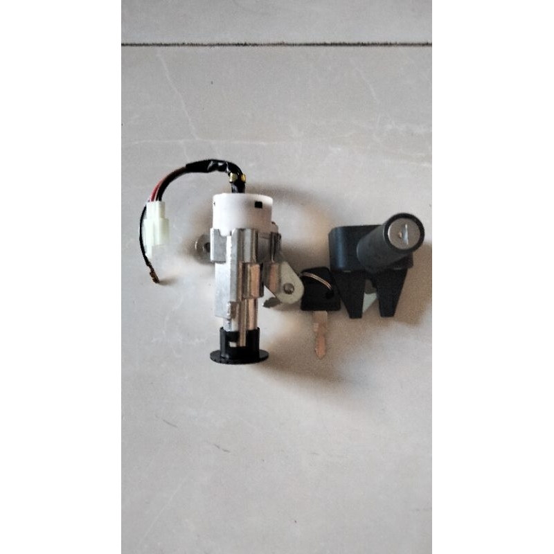 Kunci Kontak Set Assy Force 1/F1ZR/VEGA LAMA