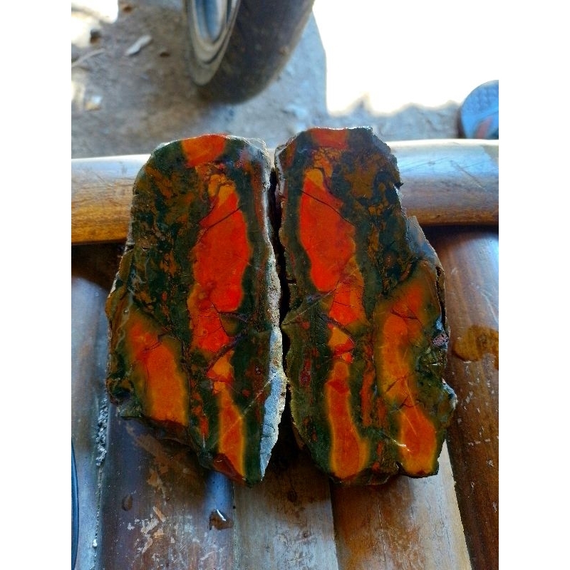 

batu akik pancawarna Garut