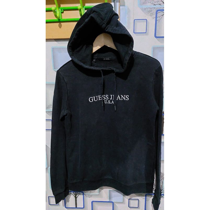 Hodie Guess
