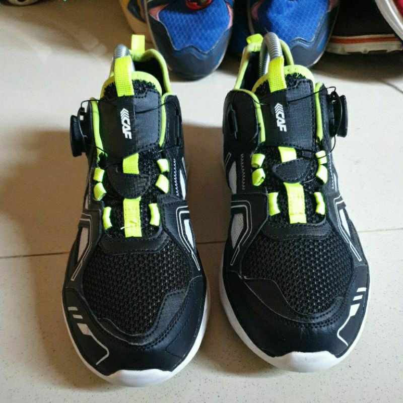 sepatu outdoor LECAF model swift kd size tex 38 insole 24,5- 25 bisa pakai LIKE NEW ORIGINAL