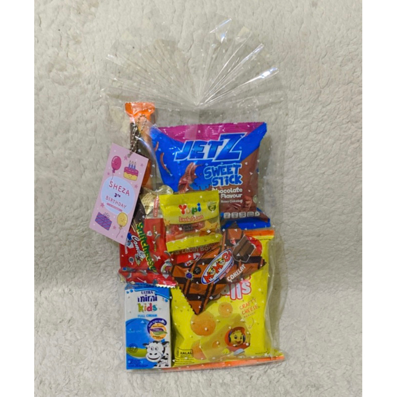 

Snack ulang tahun anak / paket snack / souvenir ulang tahun free hangtang sesuai tema ucapan
