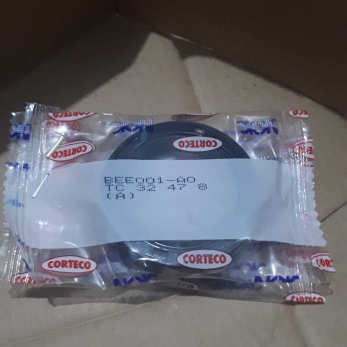 Oil seal TC 32x47x8 NOK CORTECO
