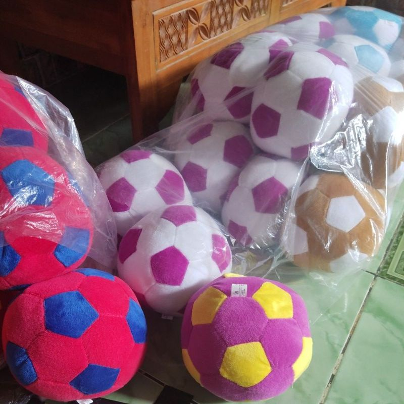 Boneka Bola Kerincing Piala Dunia Mainan Anak Bola Random Ukuran 20cm