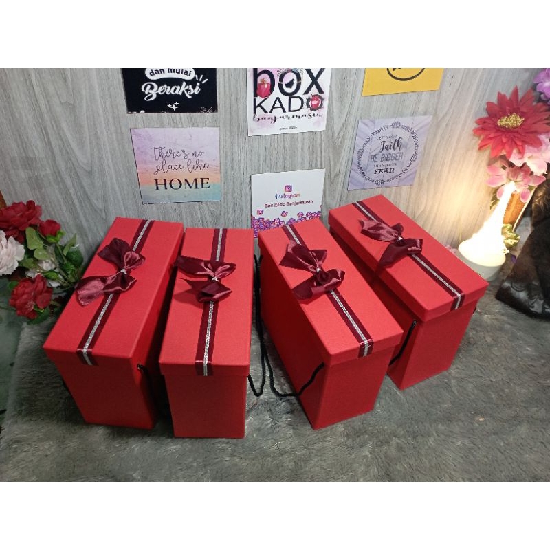 

box Paperbag ukuran 25cm x 20 cm tinggi 10cm