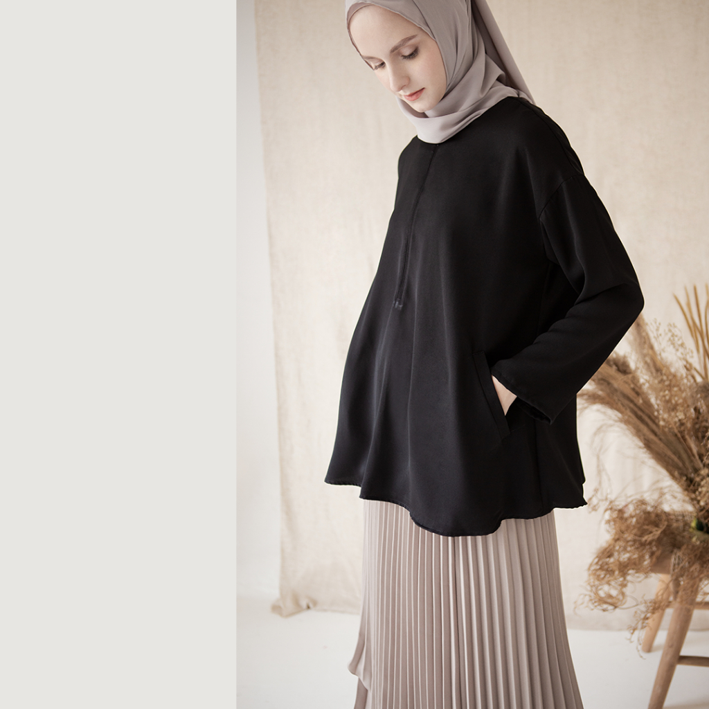 Basic Top by Aska Label - Basic blouse kantor lengan panjang busui friendly warna Putih, Navy