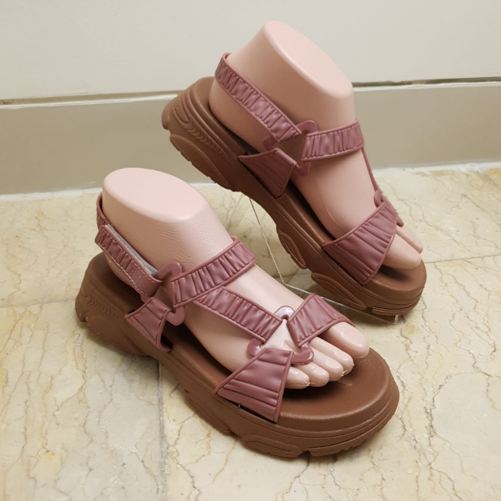 Sandal FUJI Platfom Wanita Ban 2 Motif Gesper Segitiga Tali Belakang Import LLS 2225-5 36-41