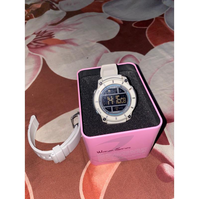 jam tangan eiger cewek