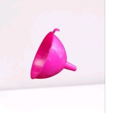 CORONG PLASTIK MINYAK/ CORONG AIR / CORONG MINYAK UKURAN  SEDANG11X11