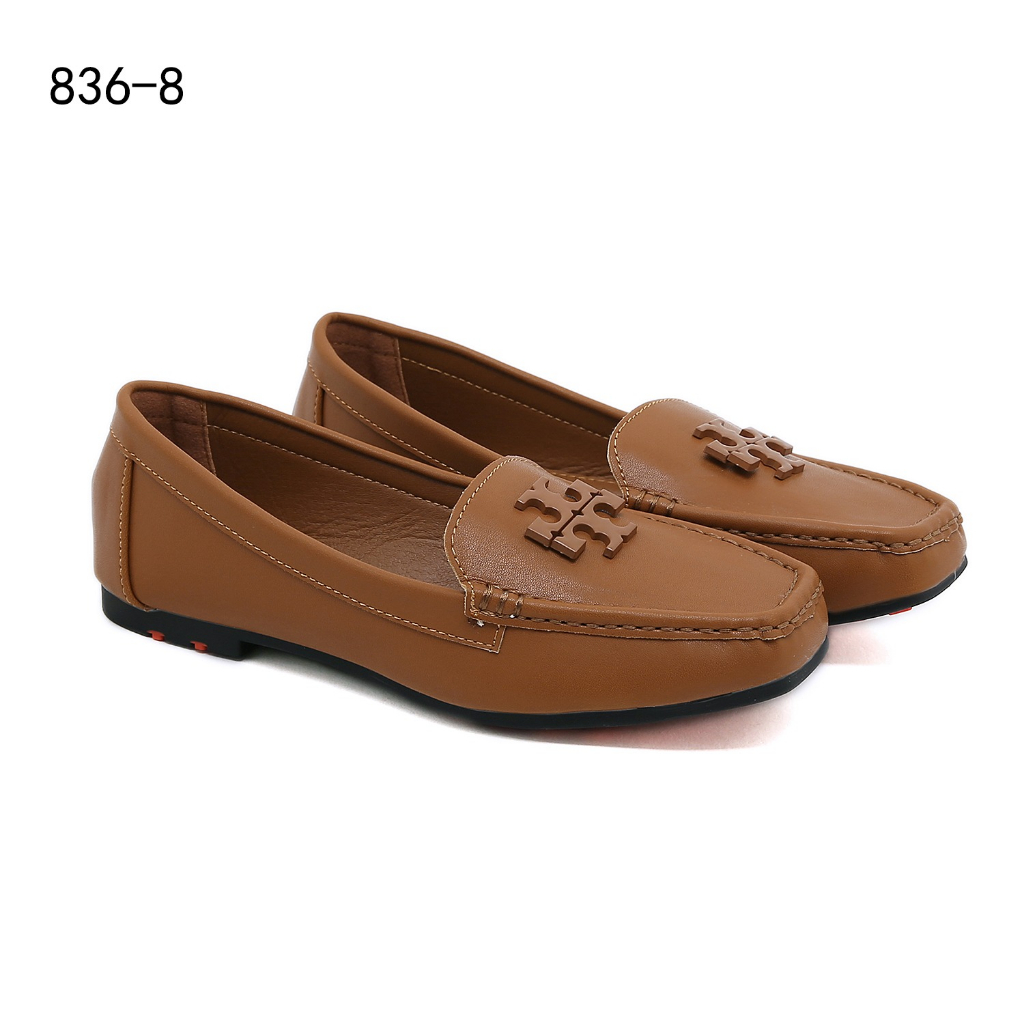 T 836-8 Lowell Tumbled Leather Driver Moccasin Flats