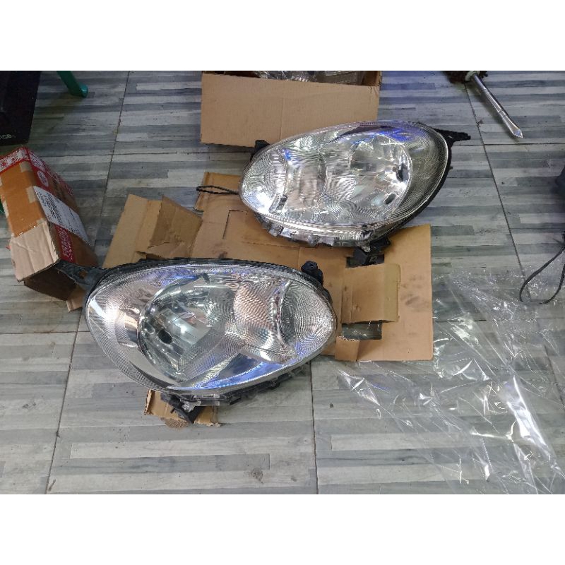 Headlamp lampu depan Nissan march lama Original