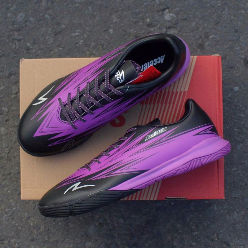 Sepatu Futsal Specs Accelarator Lightspeed 3 in Ungu Original Sepatu Olahraga Socer Pria