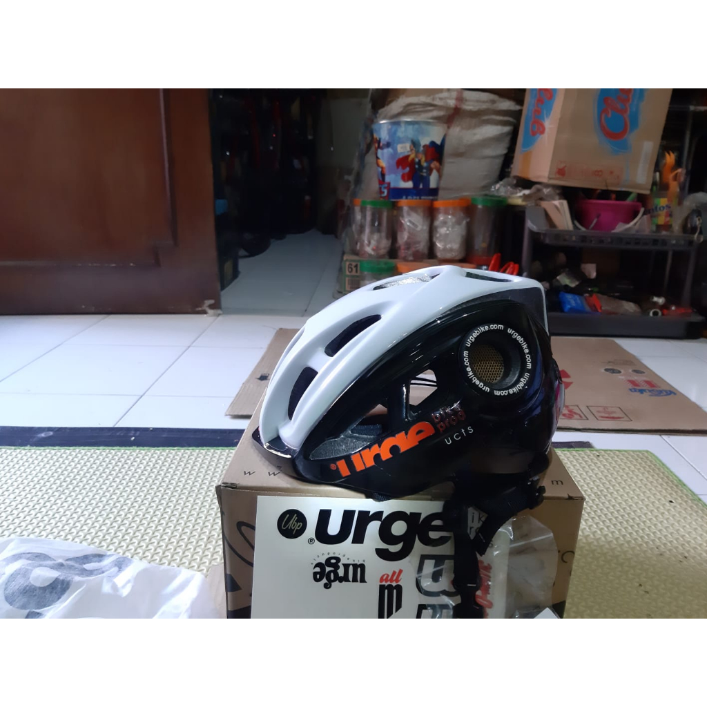 Urge Supacross kombinasi warna black white helm sepeda mtb-road