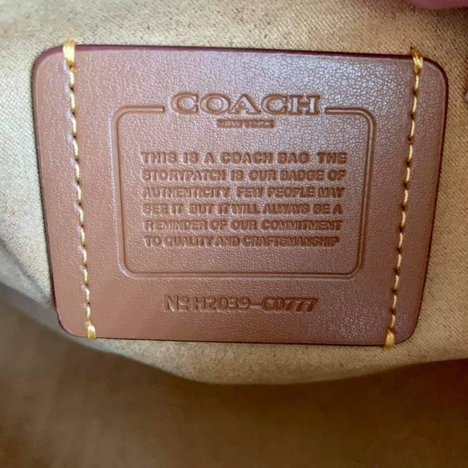 C0777 C2004 C1955 C6846 C8448 C8458 CH325 Original COACH Field Tote 30 In Colorblock With Coach badge