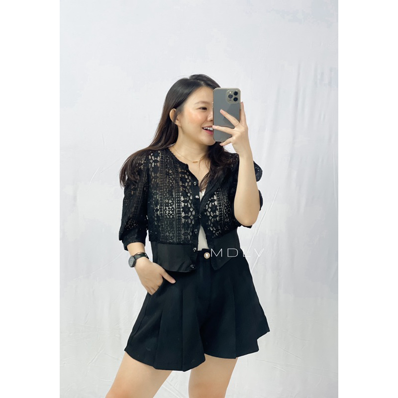 MDLV ~ 1990# Vincensa Cropped Lace Top