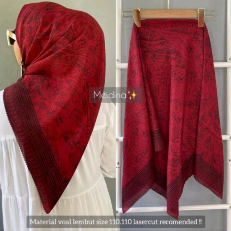 Hijab Segi Empat Voal Premium Lasercut Motif Panorama Merah