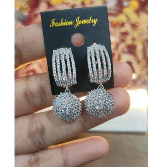 Anting Titanium replika berlian eropa mata tanam