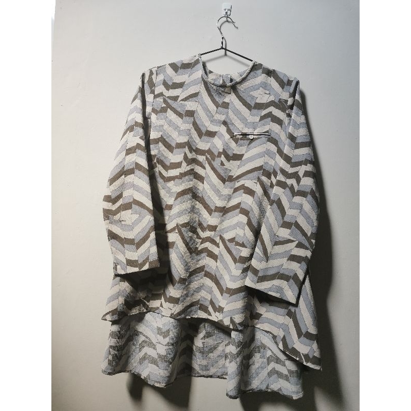 Preloved Vivien Top Kamiidea Size M- Pesanan