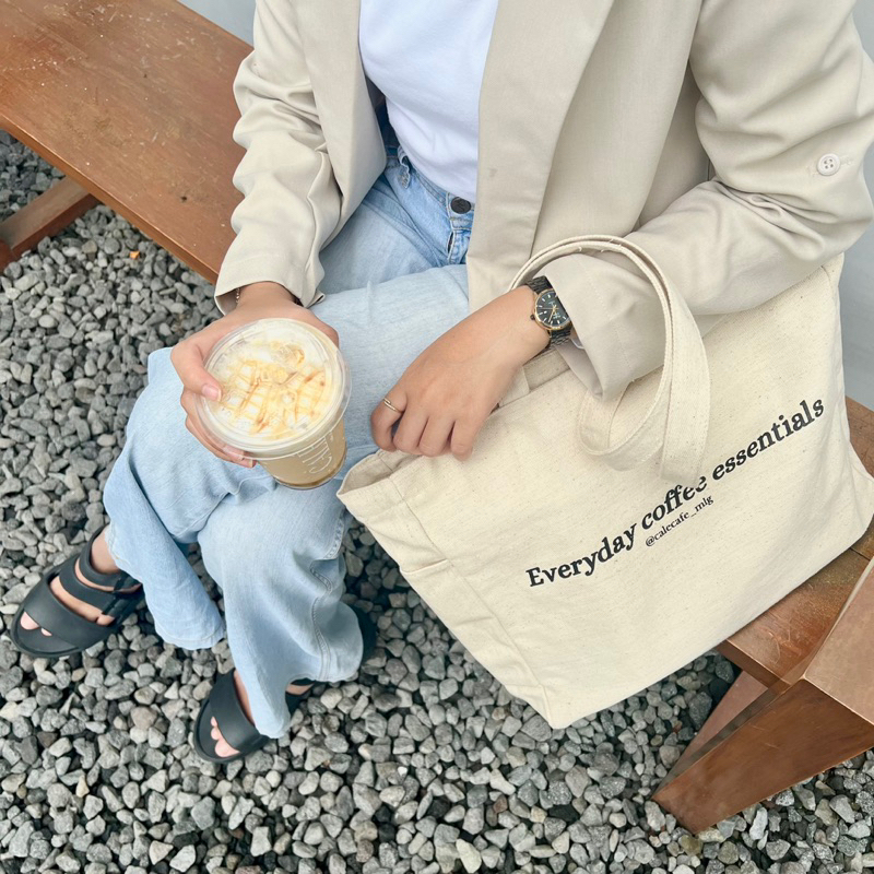 Essentials totebag X Cale Cafe | by Whatinside.ltd