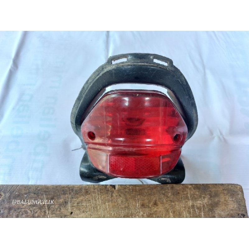STOPLAM,LAMPU STOP BELAKANG SET LIS SUZUKI RK COOL ORIGINAL