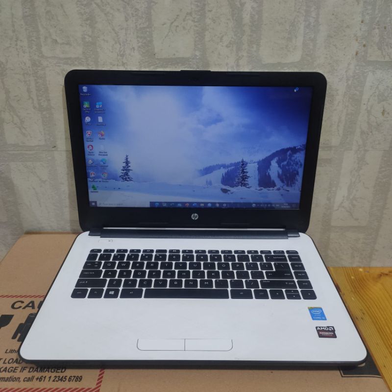 Laptop HP 14-ac139tx,Intel Core i3-5005U Ram 4Gb/HDD 500Gb  Dual vga Amd Radeon R5 M330 2GB  Layar 14 inch Windows 10