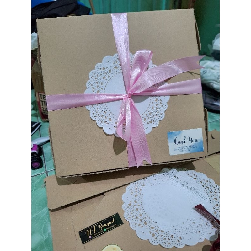 

BOX HAMPERS SIZE 25X25X8,5CM