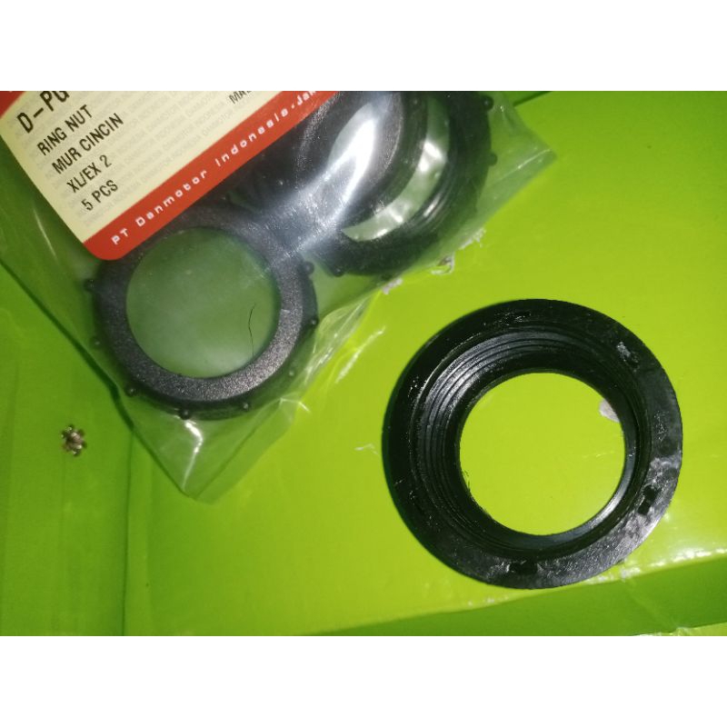 Ring Pelampung Tutup Tangki Oli Vespa / Mur Tabung Oli Samping Vespa Excel/Exclusive/PXE Cincin Tabu