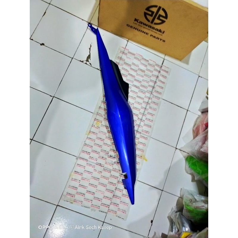 body belakang zx130 kanan biru