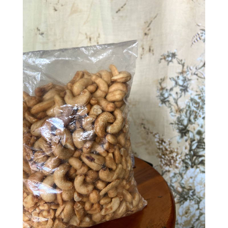 

kacang mede