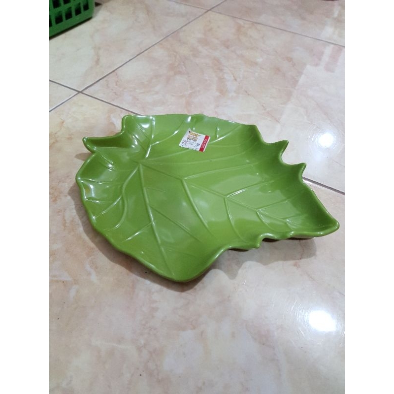 Piring Daun anggur 9 melamin Golden flying fish/Piring kue melamin