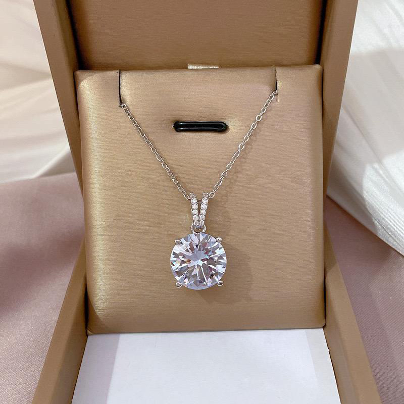 Kalung Titanium Silver V Diamond Korea Elegan Fashion Style Premium