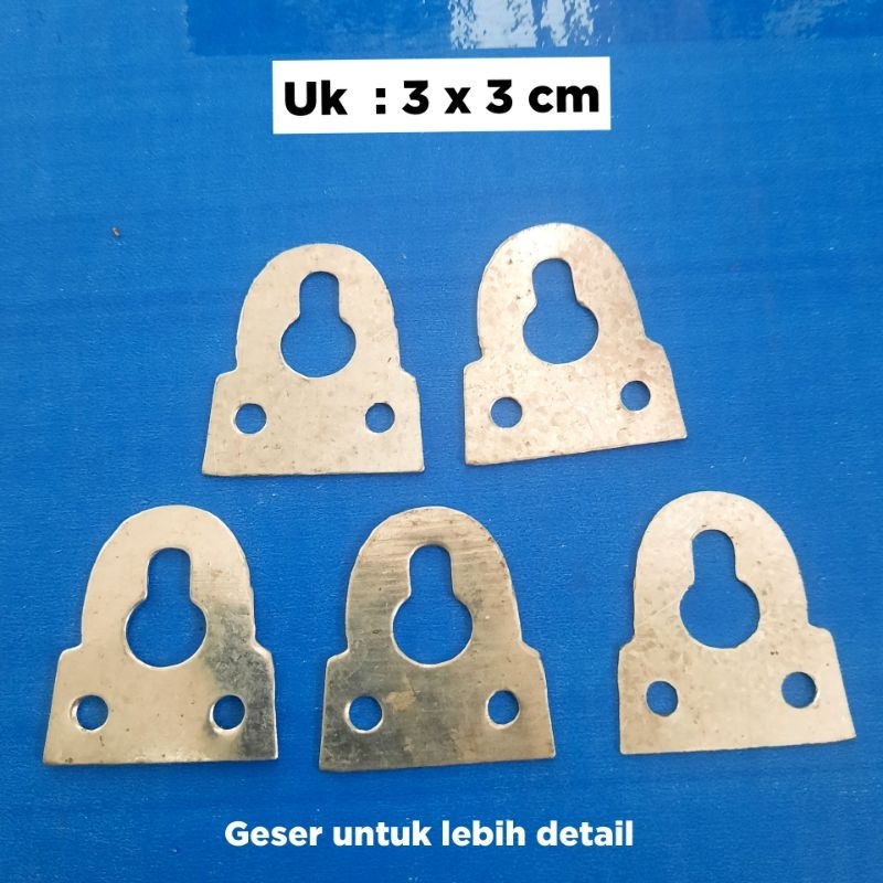 Plat gantungan papan tulis, plat gantungan pigura, plat gantungan runing teks, plat gantungan cermin