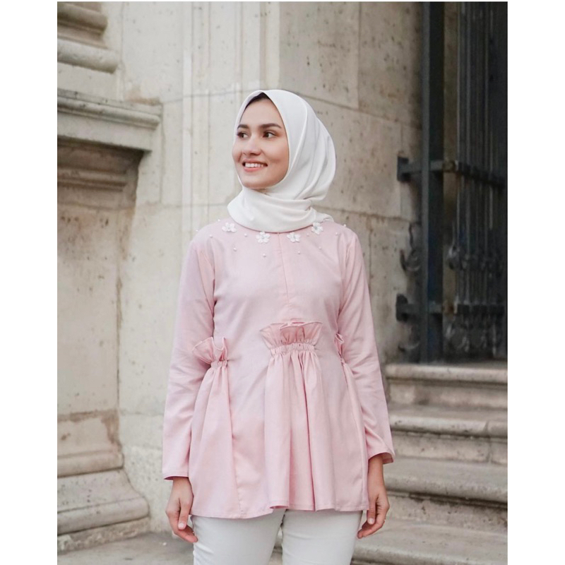 Emma Blouse Wearing Klamby