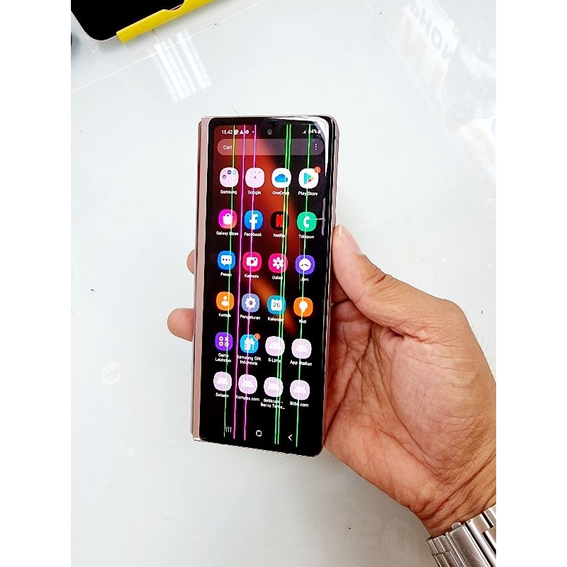 Samsung Galaxy Z Fold 2 ( Minus )