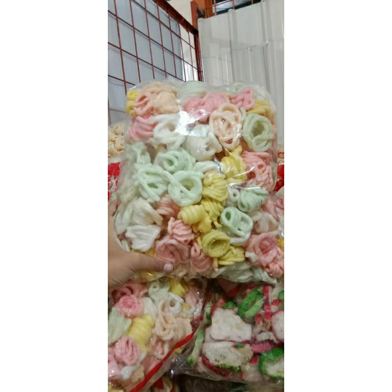 

kerupuk keong warna warni