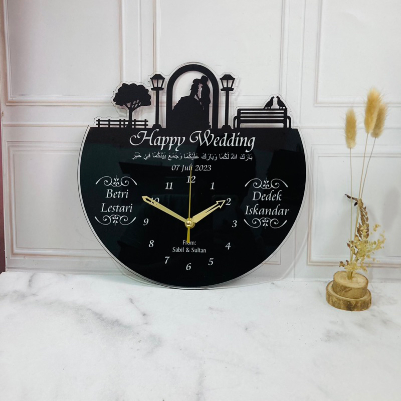 

Kado Pernikahan Akrilik Custom Islami Bonus Box Kado dan Pita