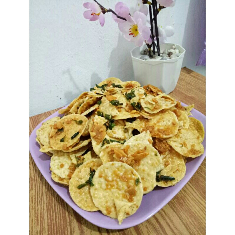 

KERUPUK SINGKONG (KESING) RASA AYAM BAWANG, ENAK GURIH RENYAH NAGIH