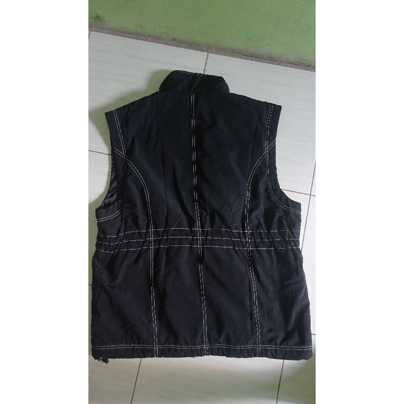 Vest Invicta